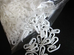 1000 ganchos de cinta de cortina paquete a granel gancho cinta plisante de nailon blanco - Imagen 1 de 3