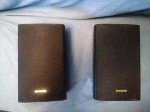 AIWA Speakers Set of 2 SX-AV2000 Bookshelf Speakers - Sound Great - Picture 1 of 3