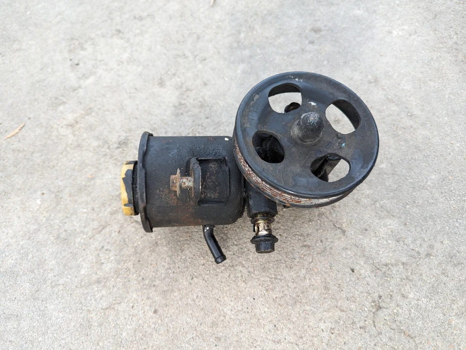 Bomba de dirección asistida Subaru Legacy 1997-1999 2,2 L 34411AC100  Foto 1 de 3