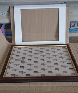Brown picture frame with border 30 height, 40cm length, width 2cm - Picture 1 of 1