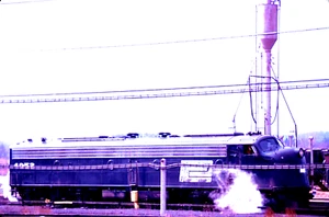 ORIGINAL KODACHROME SLIDE PENN CENTRAL E-8 #4052 (ex-NYC 4052) FEBRUAR 1971 - Bild 1 von 1