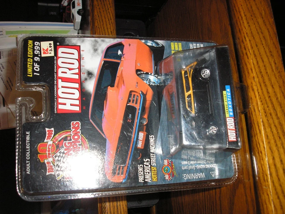 Новый 1/64 RC Hot Rod журнал #157 Custom BOXOTICA универсал 1 из 9999 черный / деревянный - Изображение 1 из 1