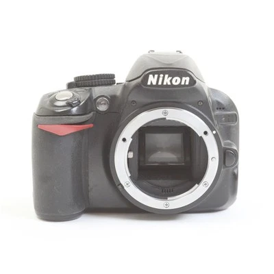 Nikon D3100 + Defekt (272463) - Bild 1 von 4