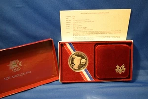 1983 S USA Silver Dollar Coin, "XXIII OLYMPIAD LOS ANGELES" with Case - Picture 1 of 9