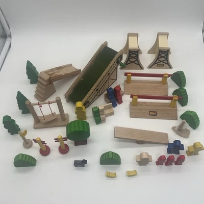 Elevador de madera Brio raro años 80 vintage árboles y accesorios en muy buen estado Foto 1 de 4