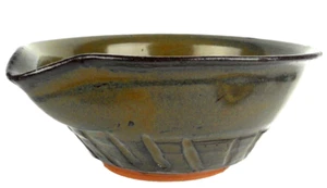 Primitive handgefertigte Terrakotta 6 1/2" Keramik Schüssel mit Ausgießer signiert unbenutzt - Bild 1 von 10