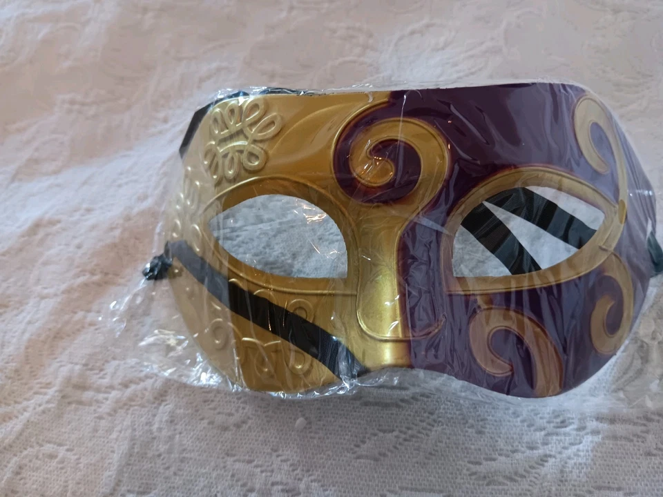 RETRO MASQUERADE MARDI GRAS  HALLOWEEN MASK GOLD & DARK PURPLE BLACK TIES NEW  - Image 1 of 1
