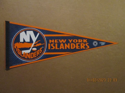 NHL New York Islanders Vintage Circa 1990's Edition #6 Team Logo Hockey Pennant Cover