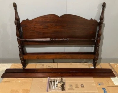 VTG (’32) CHARAK FULL/DOUBLE MAHOGANY PINEAPPLE 4 POST BED EX. CD, ORIG FAM OWNR - Image 1 of 4