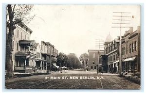 Postal Main Street New Berlin NY Chenango County 1909 RPPC D11 - Imagen 1 de 2