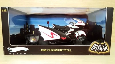 Batman 1966 Tv Series Batcycle e Sidecar 1/12 Hot Wheels Elite Limited Edition - Immagine 1 di 4