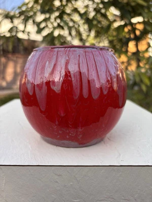 "Precioso jarrón de vidrio artístico rojo rubí rotondo con remolino de manchas plateadas 4,5x4"" firmado santo" Foto 1 de 4