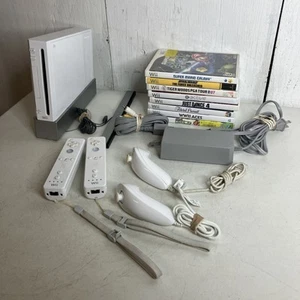 Nintendo Wii Bundle, 2 Controllers, 8 Games Super Mario Galaxy Star Wars Force - Picture 1 of 13