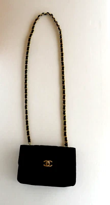 Chanel Clásico Solapa Mini Cadena Cuadrada Bolso de Hombro Cartera Negro Gamuza Uso Vintage Foto 1 de 4