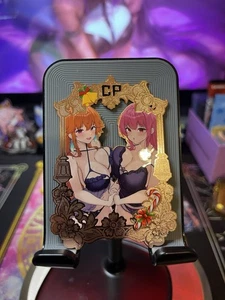 Carta in metallo storia della dea anime serializzata Waifu - Foto 1 di 2