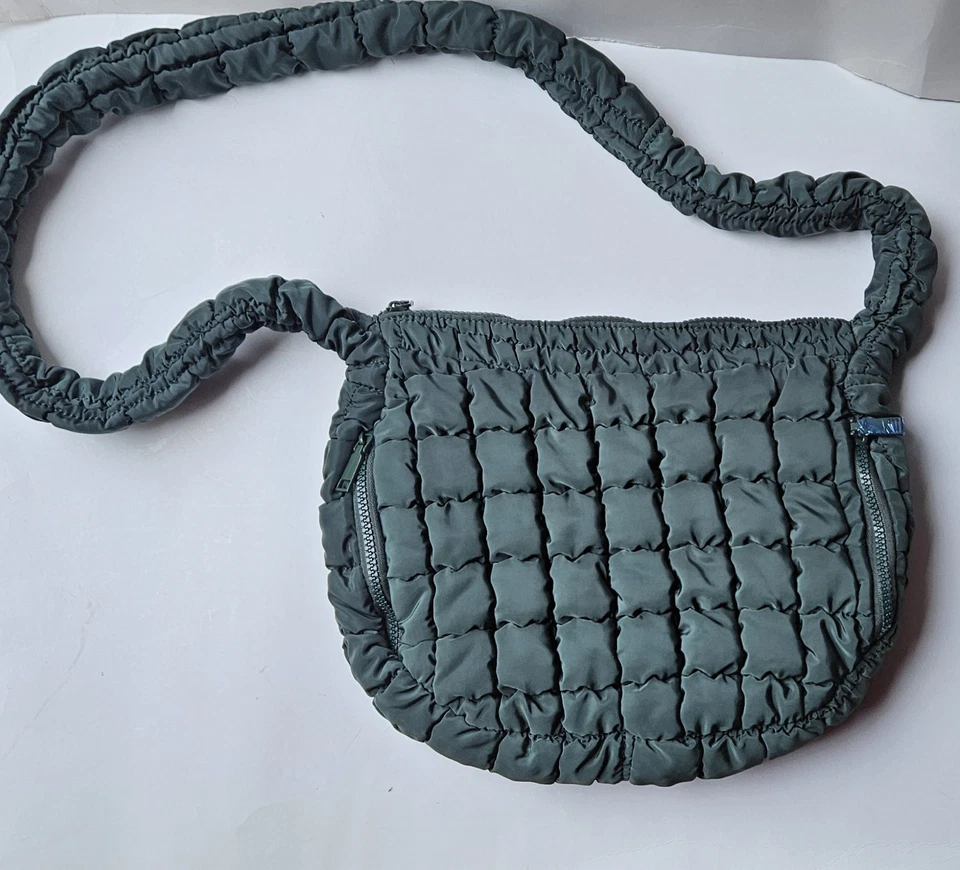 Bolso Bandolera Urban Expressions Edredón Nylon Puff Verde Bosque Foto 1 de 4