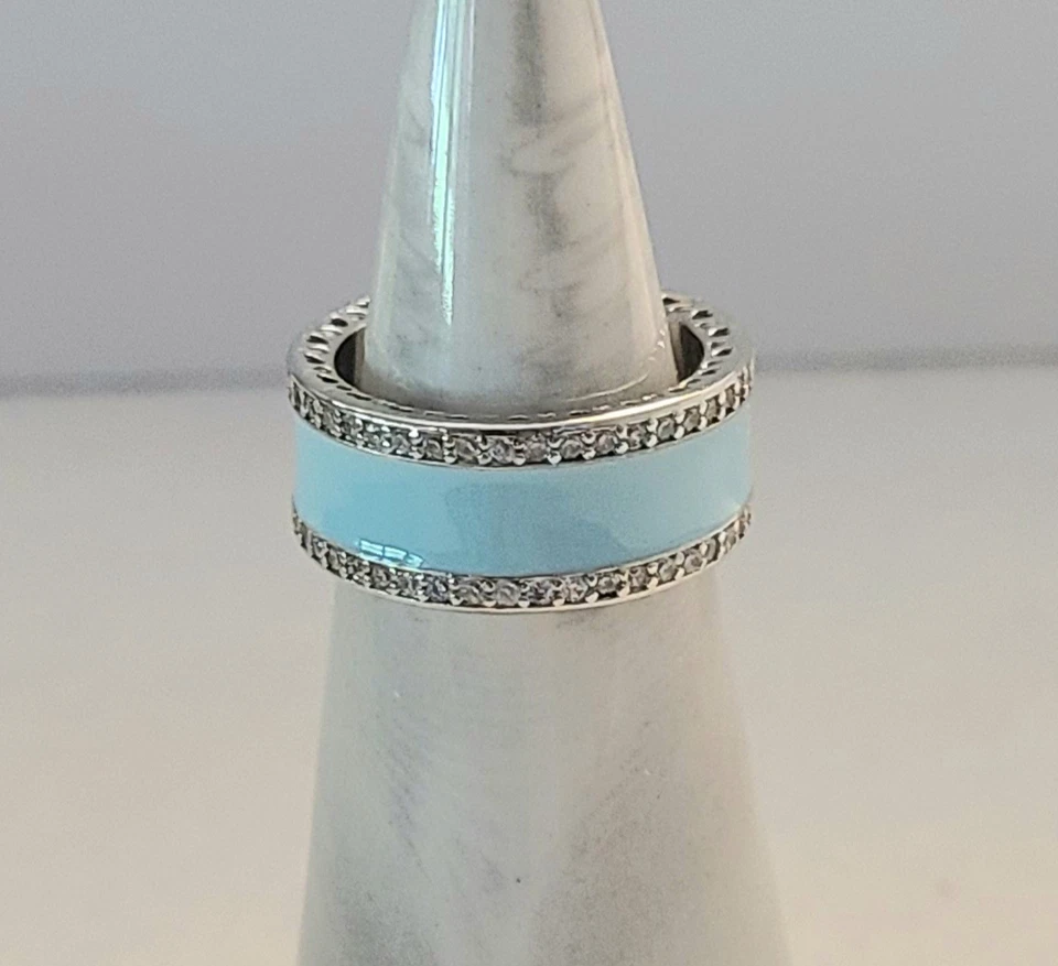 Anillo Pandora Corazones Radiantes Banda Ancha Azul Como Nuevo Talla 6 Foto 1 de 1