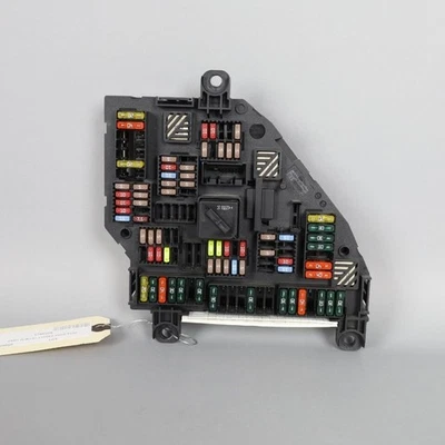 BMW 528i 535i 550i 2013-2016 caja de conexiones relé de fusibles traseros 61149264923 OEM usado Foto 1 de 4