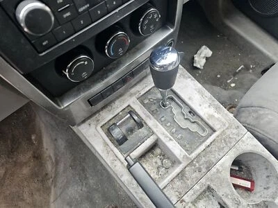 Conjunto de palanca de cambios de transmisión automática usado se adapta a: Jeep Liberty Grade 2008 Foto 1 de 4