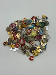 Lot of unsorted old antique vintage collectible pins medals badges - Picture 1 of 1