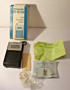 Vintage Panasonic R-1019 AM Portable Transistor Radio Receiver Box MORE WORKS - Picture 1 of 13