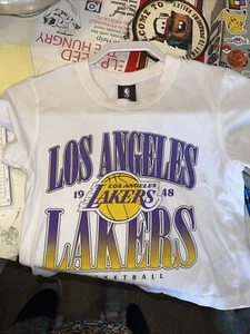 ¡NUEVO! NBA Los Angeles Lakers Mujer Blanco Semi Crop Top Talla Mediana - Imagen 1 de 3