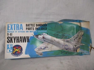 IMC #485-100 A-4E Skyhawk Model Kit - Picture 1 of 4
