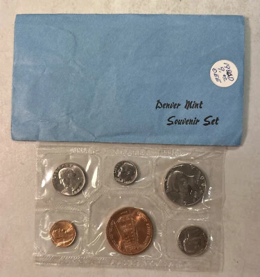 1980 Uncirculated Denver Mint Souvenir Set with Bronze Treasury Coin  - Image 1 of 4