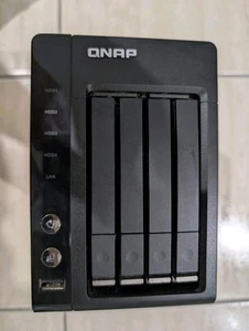 QNAP SS-439 Pro 4-Bay 2.5" SATA NAS - Picture 1 of 3
