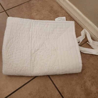 NUEVO Corbatas florales Pottery Barn Hanna acolchadas ESTÁNDAR farsa BLANCAS Foto 1 de 4