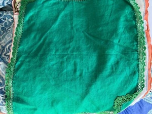 VINTAGE ESTATE GREEN CROCHET EDGE HANKIE - Picture 1 of 1