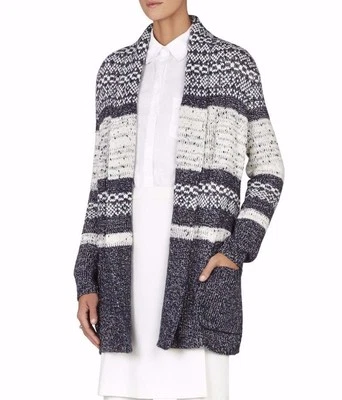 CÁRDIGAN JACQUARD TEXTURIZADO SHADIA BCBGMAXAZRIA NUEVO CON ETIQUETAS COMBO AZUL NEBLINA $298  Foto 1 de 4