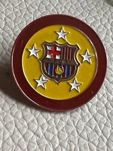 F.C. INSIGNIA BARCELONA 5 ESTRELLAS BLANCAS VINTAGE RARO pin insignia solapa - Imagen 1 de 3