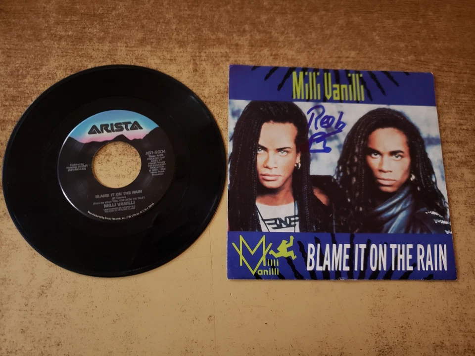 rob pilatus autograph 1989 excellent Milli Vanilli Blame It On THE RAIN 45 - Image 1 of 3