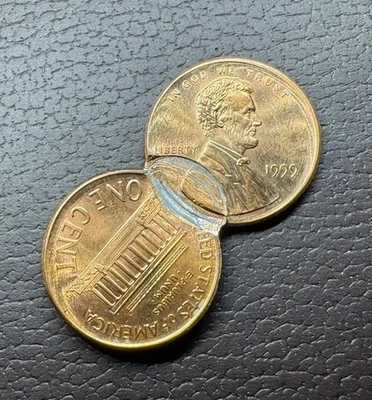 1999 1c Lincoln Cents Mated Pair Coin Of 1/2 FLIPOVER 2#2 Coin Rare Error - Image 1 of 4