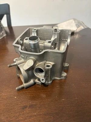Cylinder Head 2004-2009 Honda CRF250r CRF250 2005 2006 2007 2009 04 05 06 07 09 - Image 1 of 4