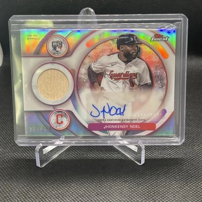 2025 Topps Finest Baseball Jhonkensy Noel Rookie Relic Auto /299 #13928 S - Image 1 of 2
