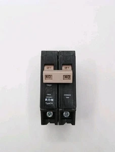 Eaton CHF240 40A Interruttore automatico a 2 poli 120/240 V - Nero - Foto 1 di 6