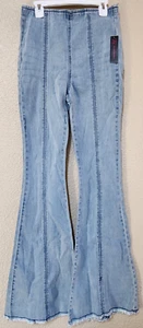 No Boundaries Women's Pull On Flare Leg Jeans Light Wash Denim Pants Size S 3-5 - Picture 1 of 6