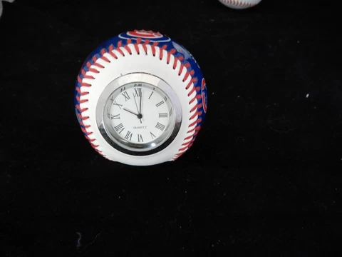Chicago Cubs 2005 Rawlings Baseball with Clock Cover