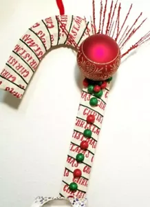CANDY CANE CHRISTMAS WREATH - Picture 1 of 2