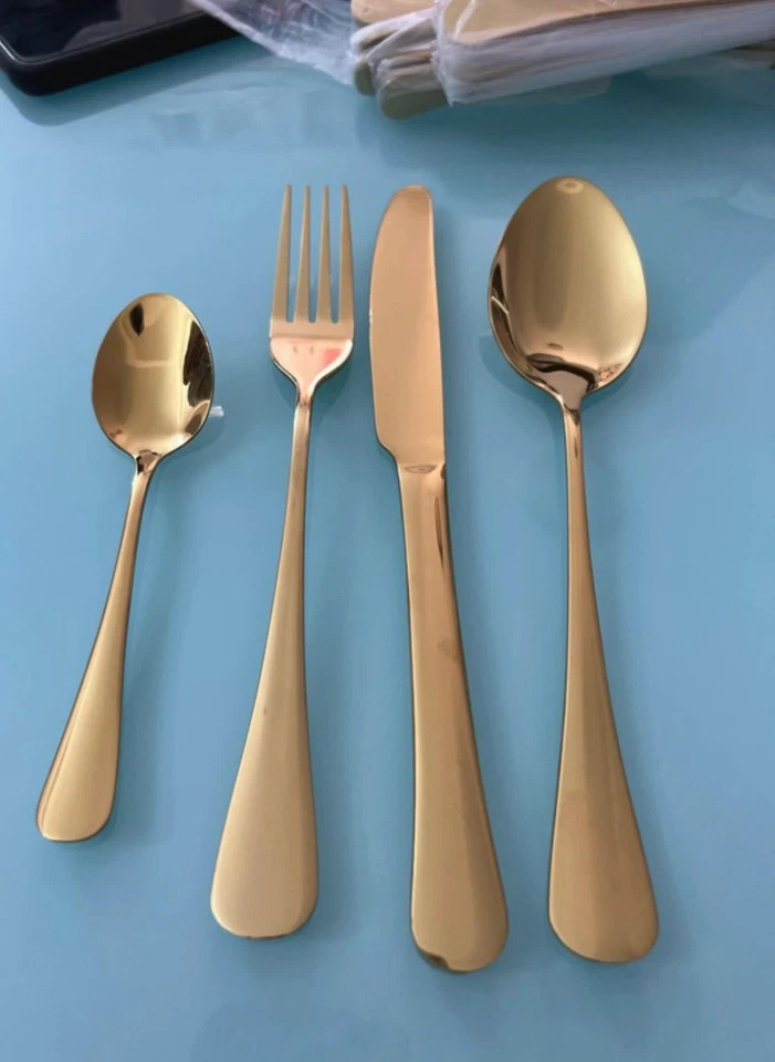 Set Posate X 6 Persone Colore Oro 24 Pz - Immagine 1 di 1