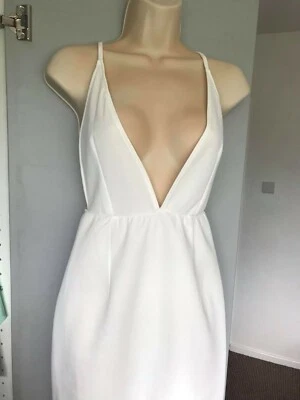 Vestido crema Oh My Love London cuello inmerso buceo con cuerpo talla grande talla 12-14  Foto 1 de 4