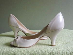 JOAN & DAVID DAMEN BEIGE LEDER HEELS ITALIEN GRÖSSE 6 NEU - Bild 1 von 7