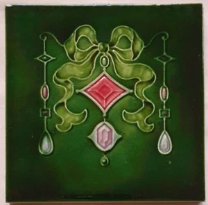 Excellent Art Nouveau Jewel tile, T R Boote. C1907. - Picture 1 of 5