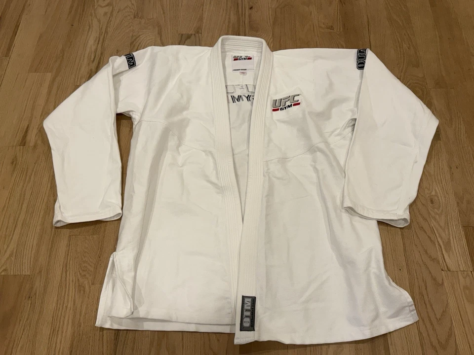 A6 UFC Gimnasio Jiu Jitsu Gi Kimono Bata Blanca Artes Marciales Foto 1 de 4