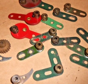MECCANO LOT 7 - 16pcs USEFUL PARTS INCL ECCENTRICS - ALL AS SHOWN - Picture 1 of 1