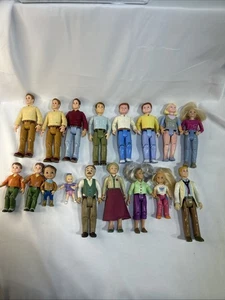 Lotto di 17 figurine vintage Fisher Price Loving Family casa delle bambole - Foto 1 di 23