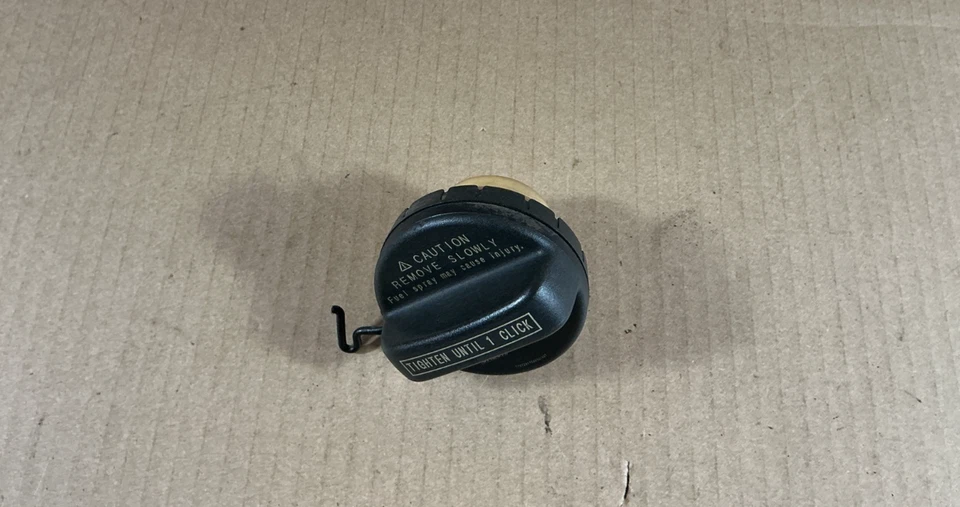 Tapa de llenado del tanque de gasolina Toyota Sienna 2011-2014 77300-06040 OEM Foto 1 de 4