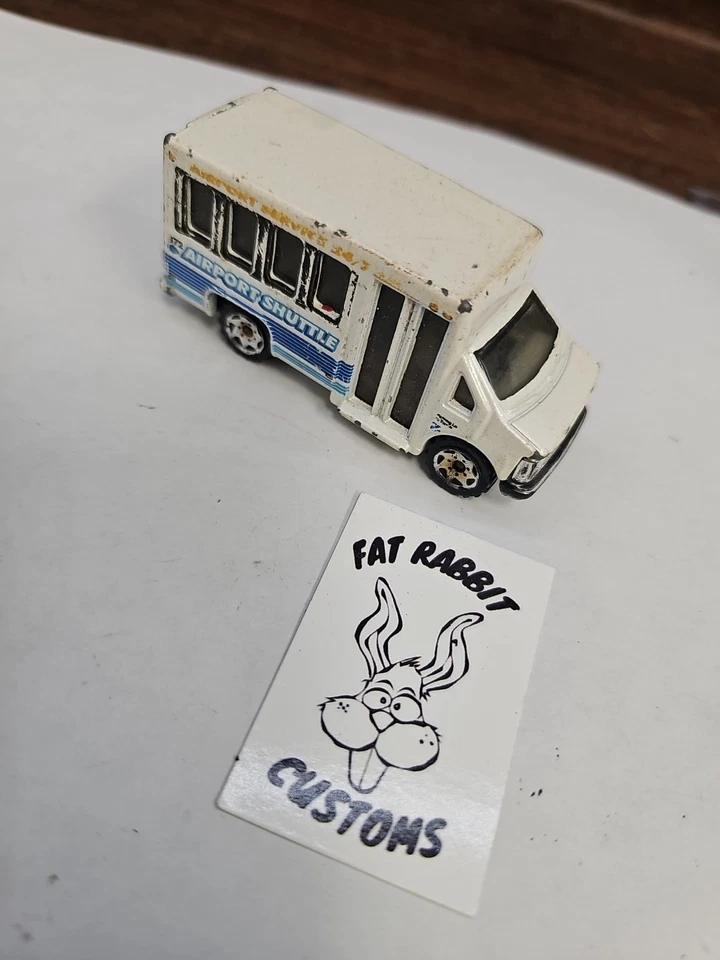 Matchbox Airport Shuttle - Vintage 1998 Chevy Chevrolet Transport Bus Mattel Toy - Image 1 of 4